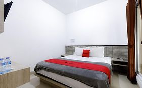 RedDoorz Premium @ Ampera Raya 2
